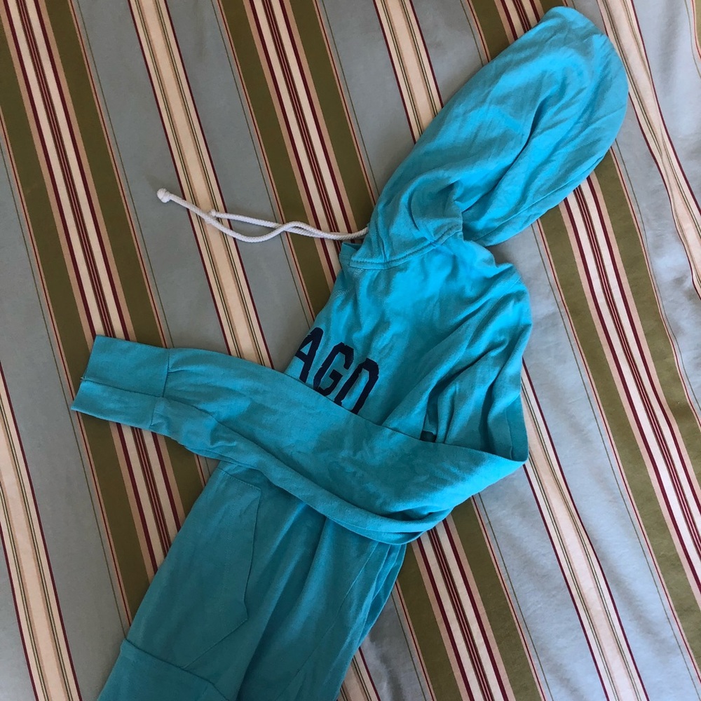 blue long sleeved L sweatshirt/ pullover